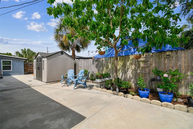 8006 Tanglewood Ln, Tampa, FL 33615 - photo 39
