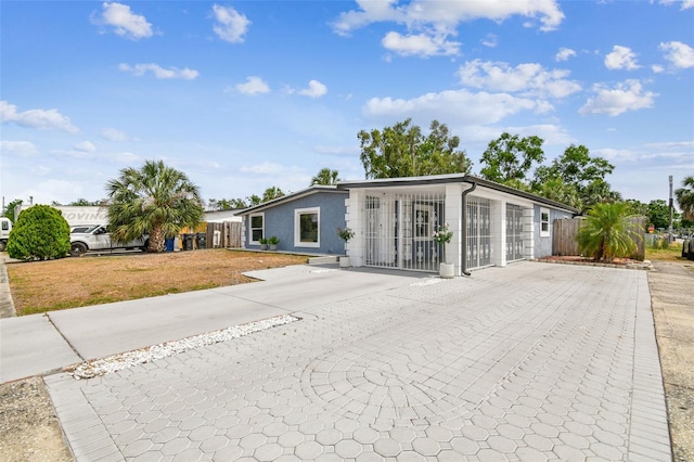 8006 Tanglewood Ln, Tampa, FL 33615 - photo 3