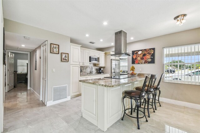 8006 Tanglewood Ln, Tampa, FL 33615 - photo 6