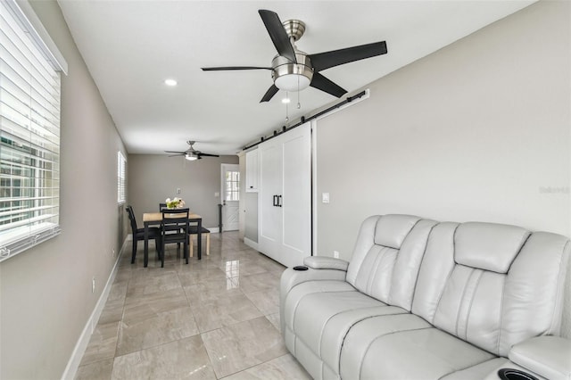8006 Tanglewood Ln, Tampa, FL 33615 - photo 21