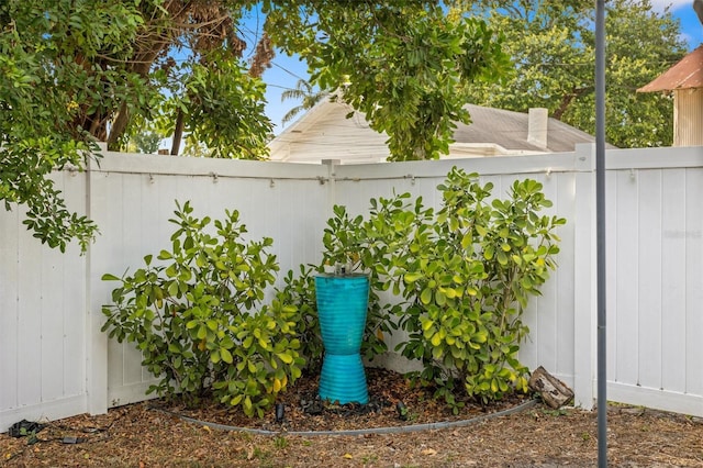3245 Freemont Ter S, Saint Petersburg, FL 33712 - view of fenced backyard