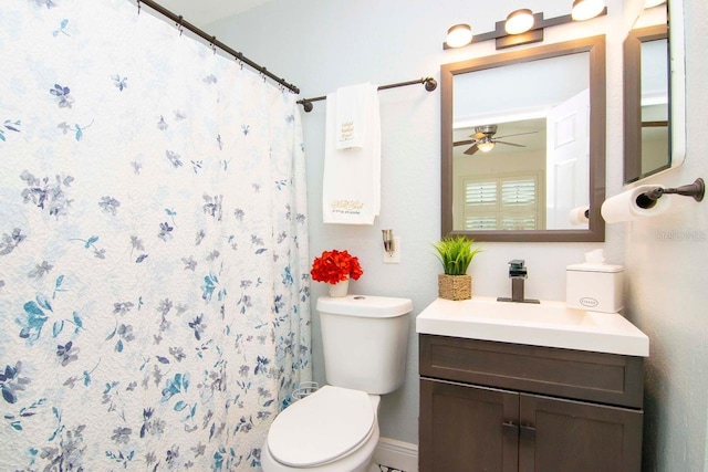 351 Hancock St, Dunedin, FL 34698 - full bathroom featuring vanity, ceiling fan, and a shower with curtain