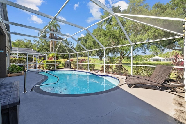 18631 Le Dauphine Pl, Lutz, FL 33558 - outdoor pool featuring a patio area
