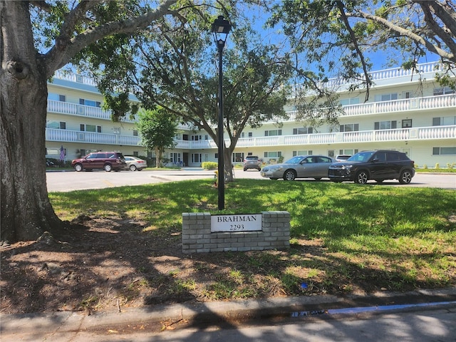 2293 Swedish Dr Unit 11, Clearwater, FL 33763 - exterior view of a parking lot