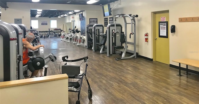 2293 Swedish Dr Unit 11, Clearwater, FL 33763 - exercise room with wood finished floors and baseboards