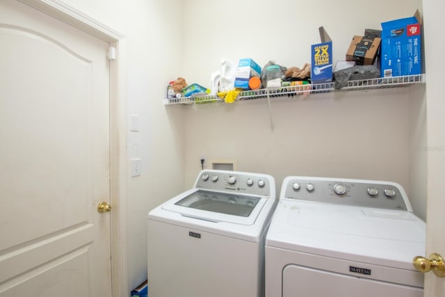 11021 Silver Dancer Dr, Riverview, FL 33579 - laundry area featuring washing machine and clothes dryer