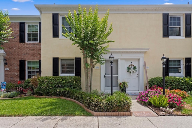 view of front of property with stucco siding