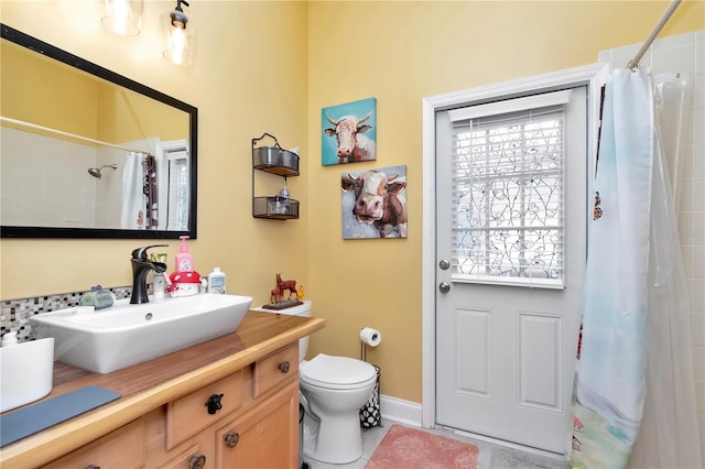 5103 Rushbrook Rd, Land O Lakes, FL 34638 - bathroom with toilet, tile patterned flooring, vanity, and a shower with curtain