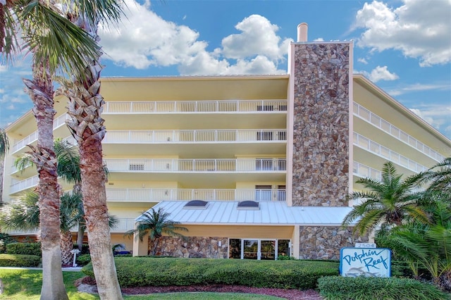 2504 Gulf Blvd Unit 201, Indian Rocks Beach, FL 33785 - view of apartment building / complex