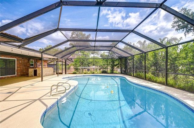 2524 Laurelwood Ln, Valrico, FL 33596 - outdoor pool featuring a patio area