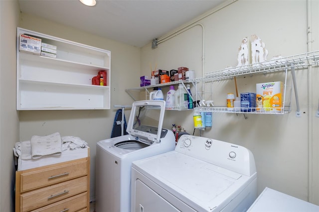 12913 126th Ter, Largo, FL 33774 - laundry area with washing machine and clothes dryer