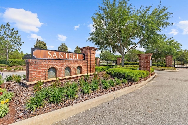 4195 Barletta Ct, Wesley Chapel, FL 33543 - community / neighborhood sign with a gate