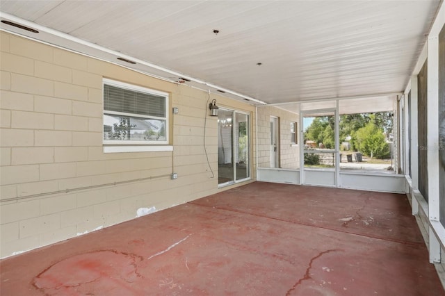 503 Holt Cir, Winter Haven, FL 33880 - unfurnished sunroom featuring healthy amount of natural light