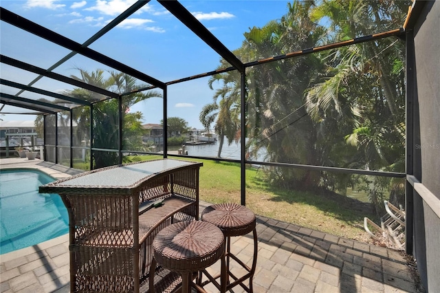 6530 Manila Palm Way, Apollo Beach, FL 33572 - sunroom with a water view
