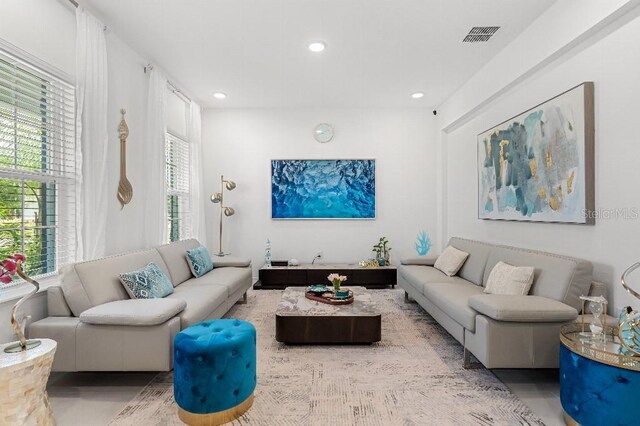 921 Fieldstone Way, Haines City, FL 33844 - living area featuring recessed lighting