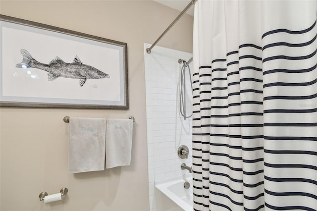 6140 Marina Cove Way S, Saint Petersburg, FL 33712 - bathroom featuring shower / bathtub combination with curtain