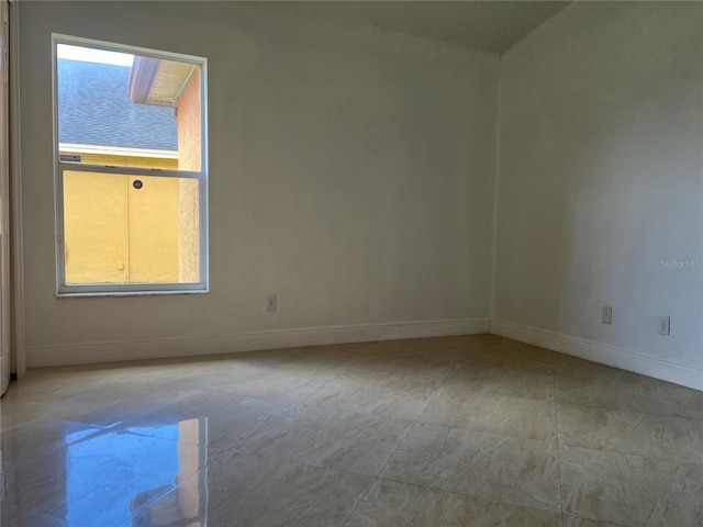 18104 Sweet Jasmine Dr, Tampa, FL 33647 - unfurnished room with baseboards
