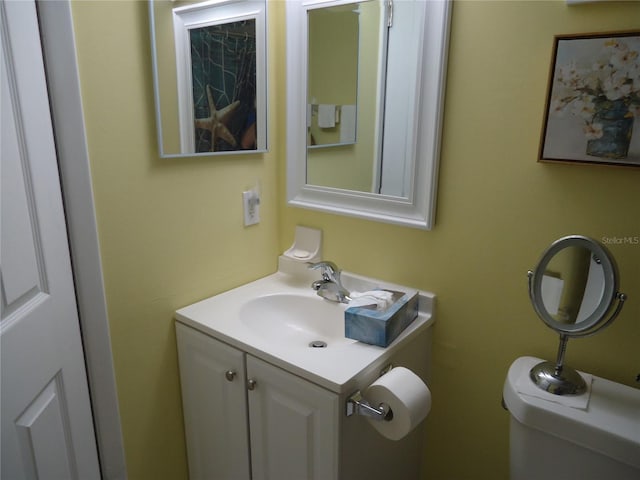 860 Virginia St Unit 308, Dunedin, FL 34698 - bathroom featuring vanity and toilet