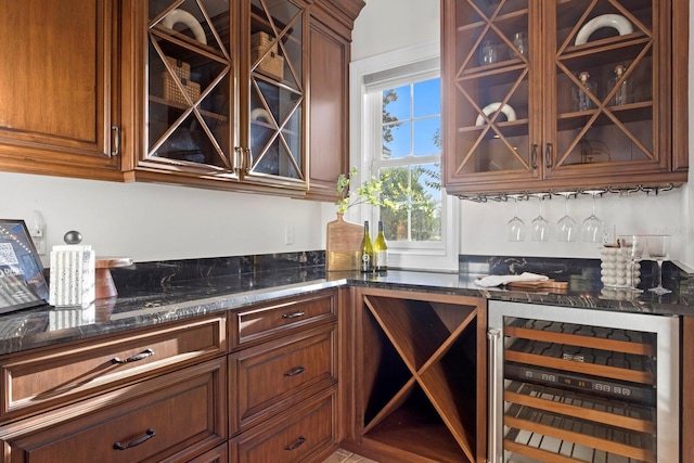 17129 Breeders Cup Dr, Odessa, FL 33556 - indoor dry bar featuring wine cooler