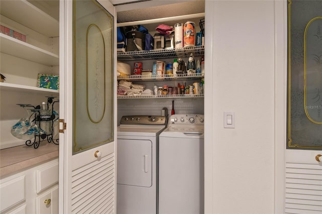 531 Sandy Hook Rd, Treasure Island, FL 33706 - washroom with washing machine and dryer