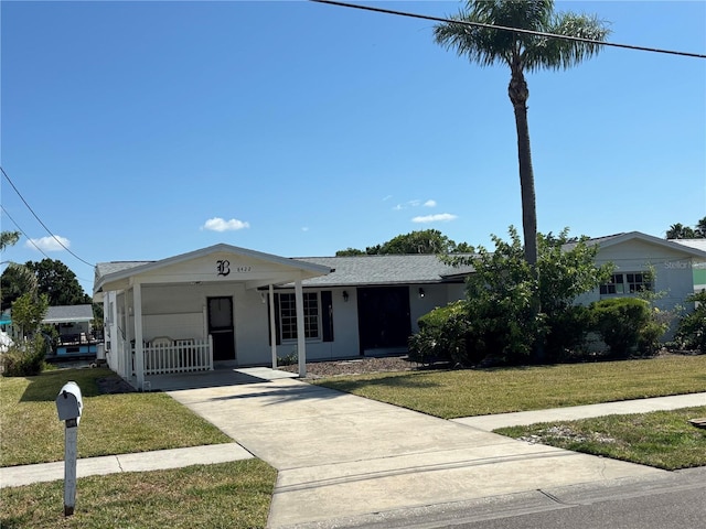 8422 Boxwood Dr, Tampa, FL 33615 - photo 2