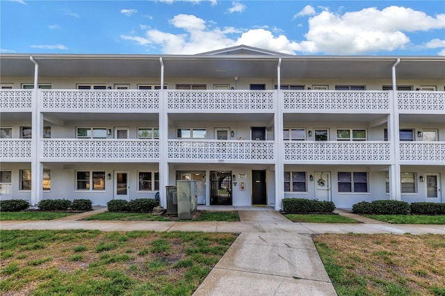 7801 11th St N Unit 104, Saint Petersburg, FL 33702 - view of building exterior