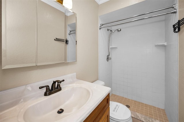 1864 Clearbrooke Dr, Clearwater, FL 33760 - full bathroom with toilet, a tile shower, and vanity