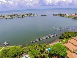 184 Banyan Bay Dr, Saint Petersburg, FL 33705 - bird's eye view of a nearby body of water