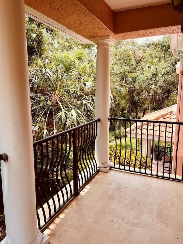 184 Banyan Bay Dr, Saint Petersburg, FL 33705 - view of balcony
