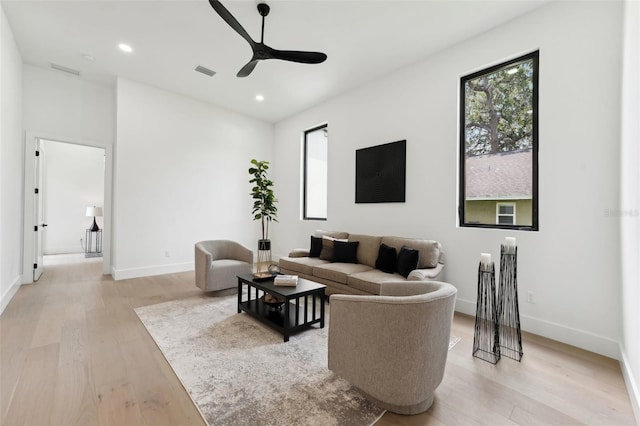 3817 W San Nicholas St, Tampa, FL 33629 - living area with ceiling fan, light wood-style flooring, baseboards, and recessed lighting