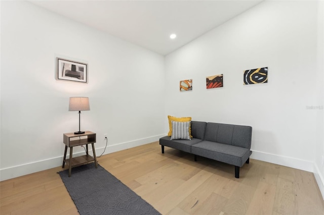 3817 W San Nicholas St, Tampa, FL 33629 - living area featuring light wood-style flooring, baseboards, and recessed lighting