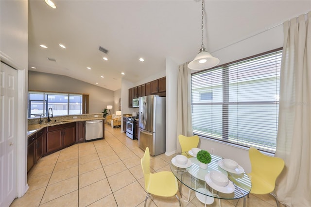 11408 Coventry Grove Cir, Lithia, FL 33547 - photo 20