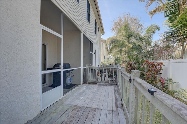 3145 Meta Ct, Largo, FL 33771 - wooden deck with fence