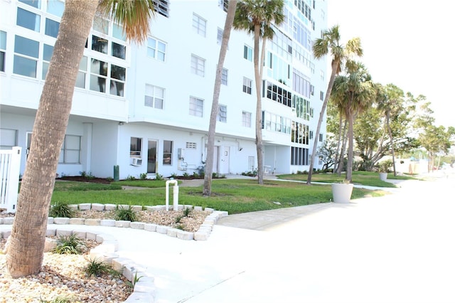 view of apartment building / complex featuring cooling unit