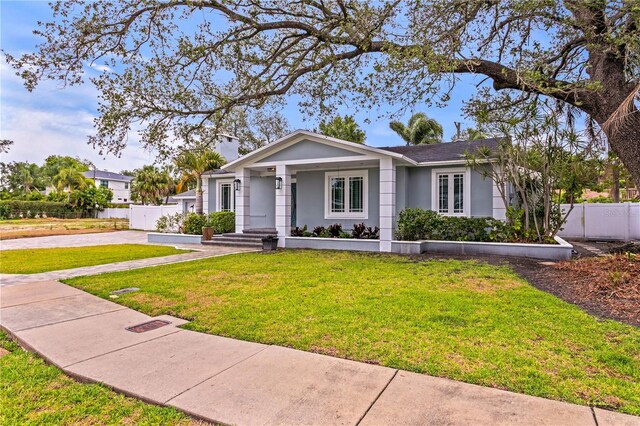 493 Lucerne Ave, Tampa, FL 33606 - single story home with driveway and stucco siding