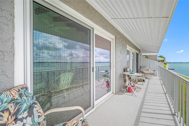 1351 Gulf Blvd Unit 209, Clearwater Beach, FL 33767 - balcony featuring a water view