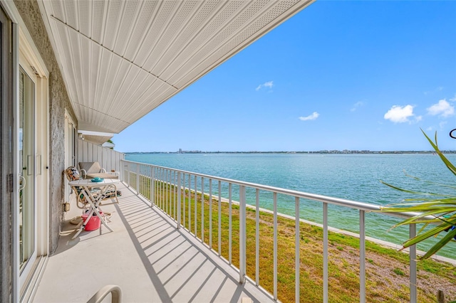 1351 Gulf Blvd Unit 209, Clearwater Beach, FL 33767 - balcony featuring a water view