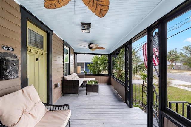 931 28th Ave N, Saint Petersburg, FL 33704 - sunroom / solarium with a ceiling fan