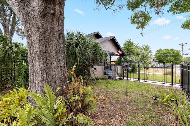 931 28th Ave N, Saint Petersburg, FL 33704 - view of yard