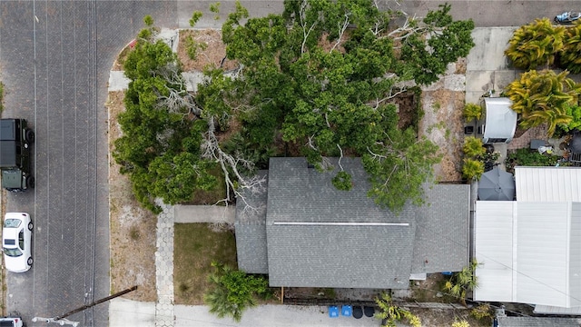 931 28th Ave N, Saint Petersburg, FL 33704 - drone / aerial view