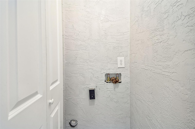 2018 21st St S, Saint Petersburg, FL 33712 - washroom with washer hookup