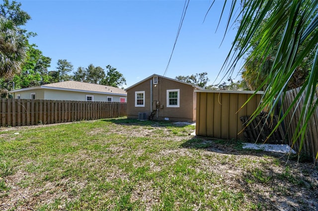 2018 21st St S, Saint Petersburg, FL 33712 - view of yard featuring central AC