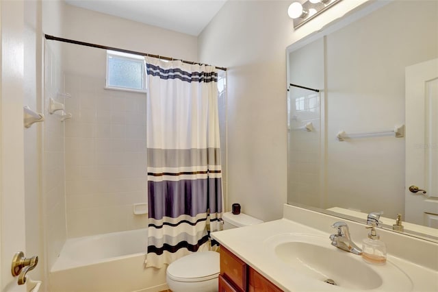 13708 Old Dock Rd, Orlando, FL 32828 - full bath featuring toilet, shower / bath combo with shower curtain, and vanity