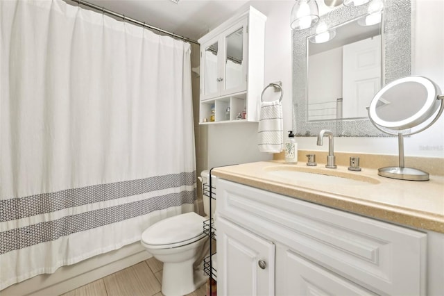 2969 Bonaventure Cir Unit 104, Palm Harbor, FL 34684 - full bath featuring toilet and vanity