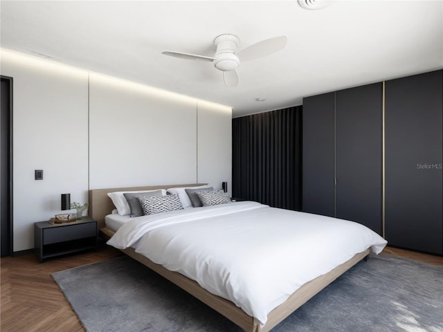 bedroom featuring a ceiling fan