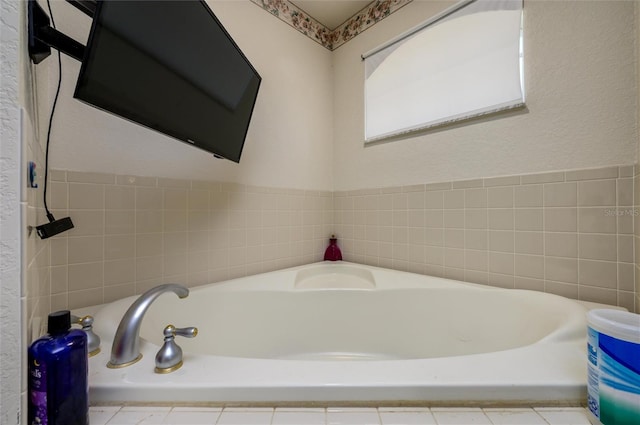 10149 Briar Cir, Hudson, FL 34667 - full bathroom with a bath