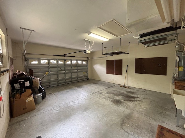2846 N Kittery Pt, Hernando, FL 34442 - garage featuring a garage door opener