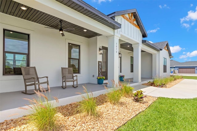 view of patio featuring covered porch and a ceiling fan