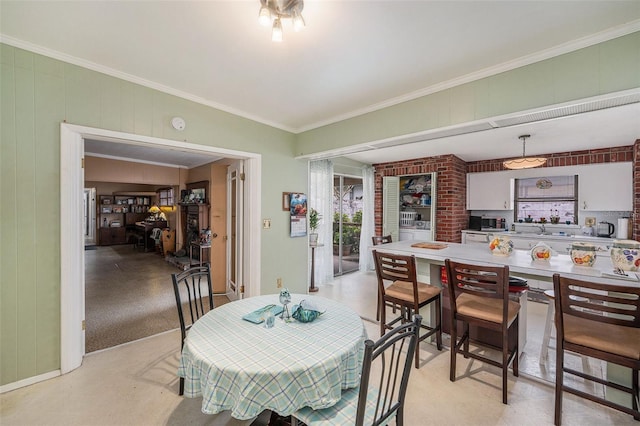 5250 12th St N, Saint Petersburg, FL 33703 - dining area featuring ornamental molding