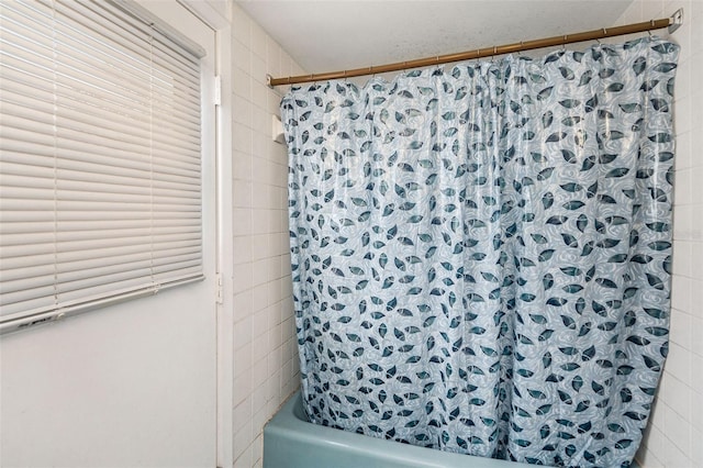 5250 12th St N, Saint Petersburg, FL 33703 - bathroom with shower / tub combo